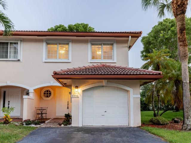 Townhouse for rent in Coral Springs, Florida