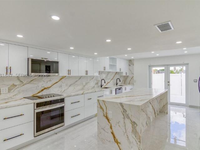 Townhouse for rent in Dania, Florida