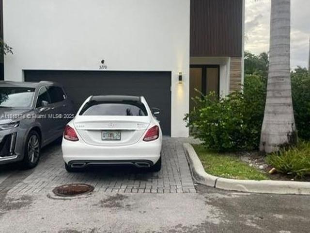 Townhouse for rent in Dania