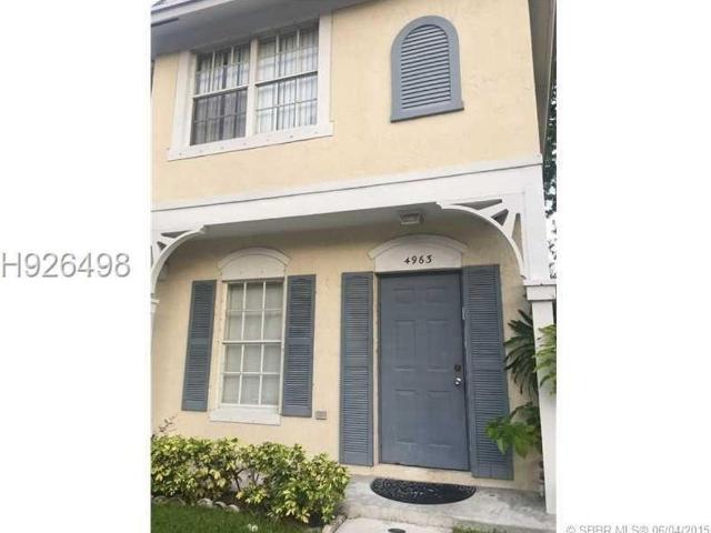 Townhouse for rent in Dania