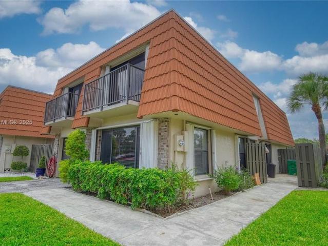 Townhouse for rent in Davie