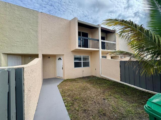 Townhouse for rent in Davie, Florida