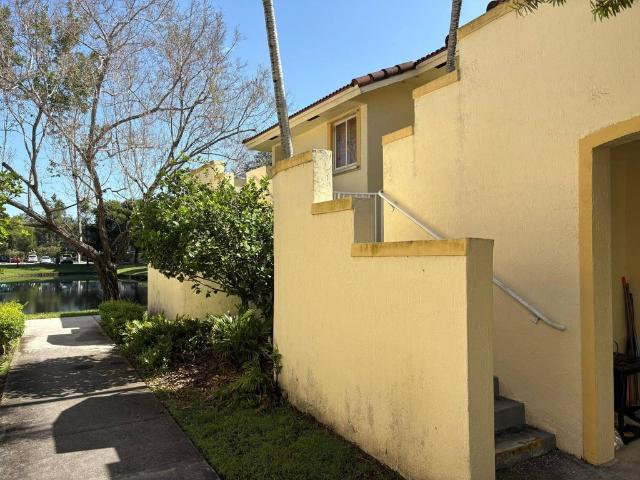 Townhouse for rent in Davie, Florida