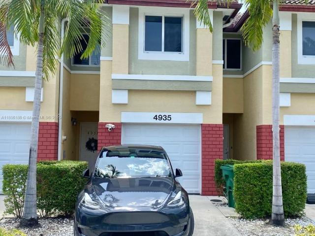Townhouse for rent in Davie