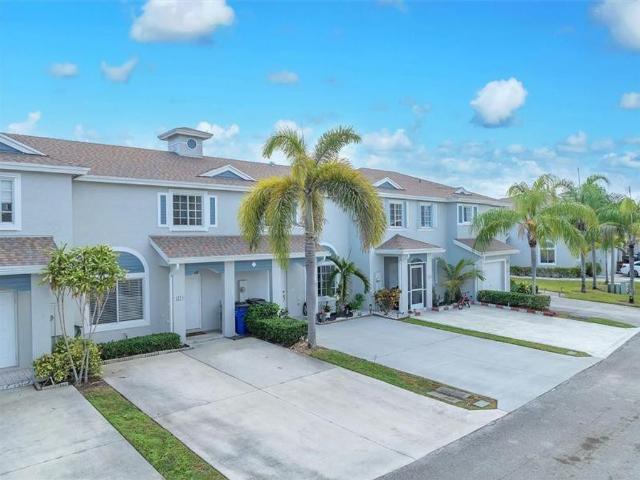 Townhouse for rent in Deerfield Beach, Broward County