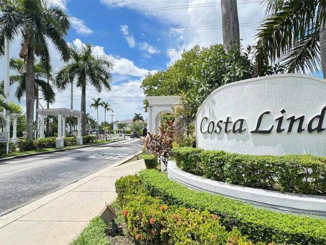 Townhouse for rent in Doral, Florida