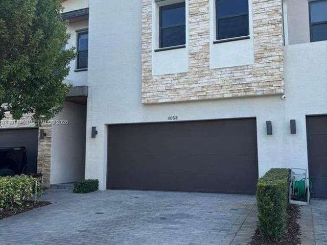 Townhouse for rent in Doral, Florida