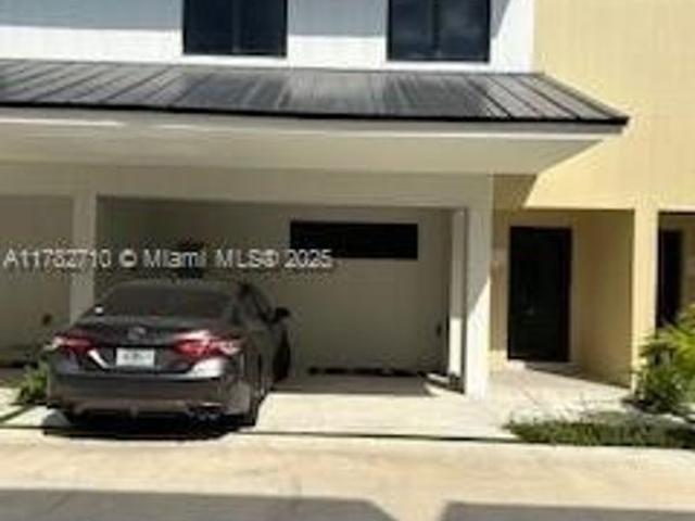 Townhouse for rent in Homestead
