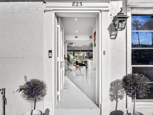 Townhouse for rent in Hallandale