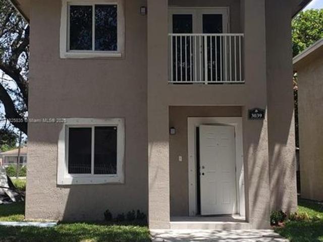 Townhouse for rent in Hollywood