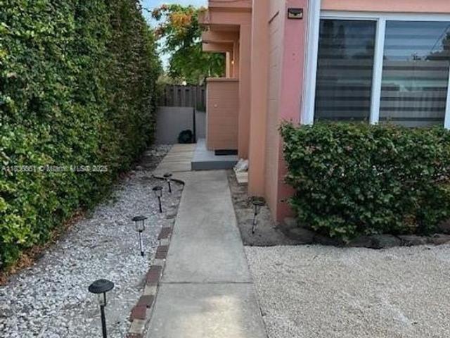 Townhouse for rent in Hollywood