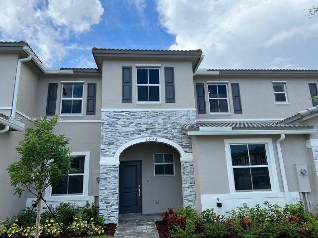 Townhouse for rent in Homestead