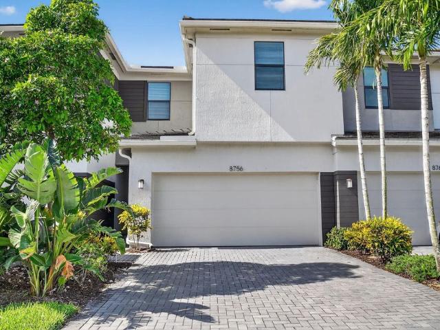 Townhouse for rent in Lake Worth