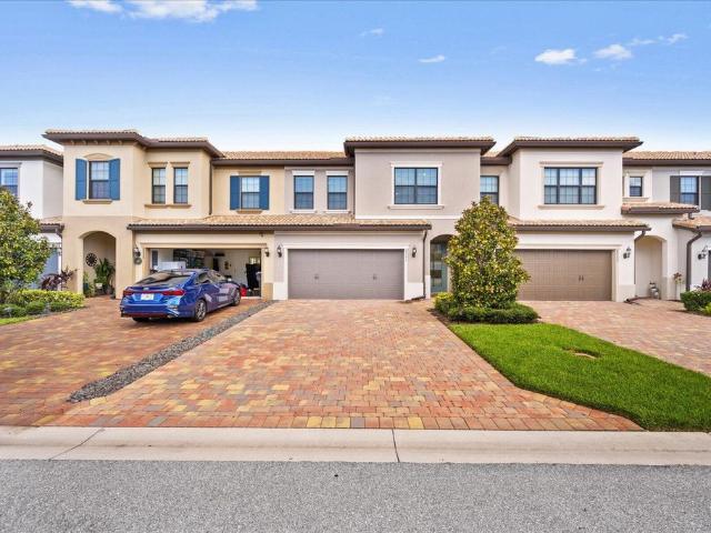 Townhouse for rent in Lake Worth