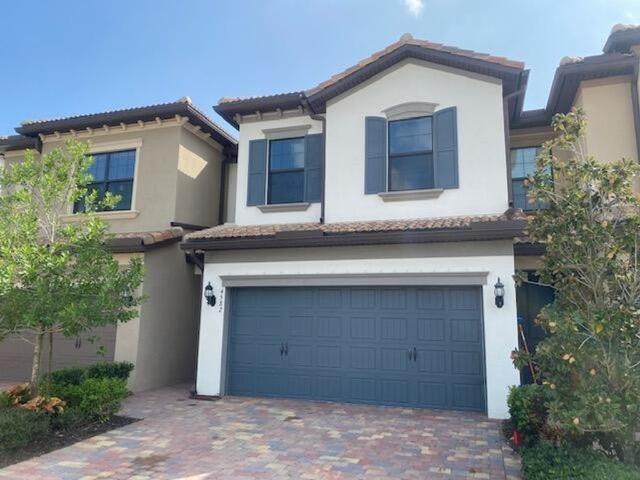 Townhouse for rent in Lake Worth