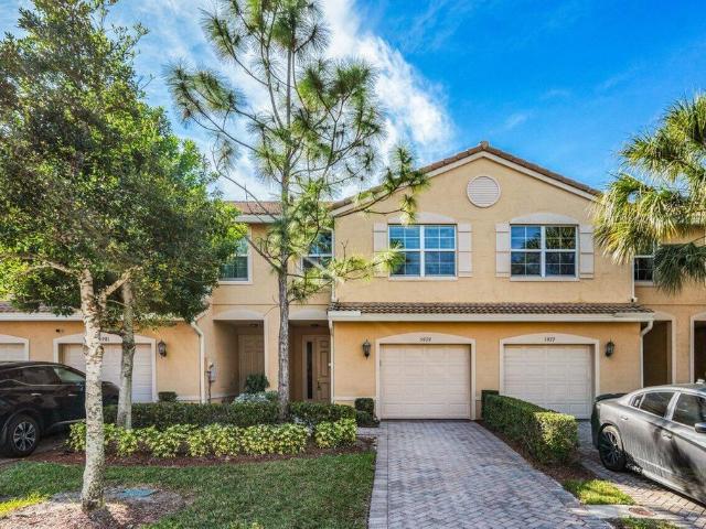 Townhouse for rent in Lake Worth