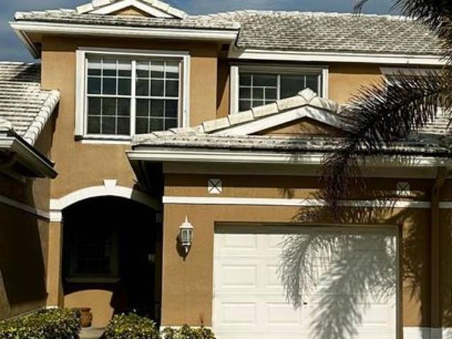 Townhouse for rent in Lake Worth