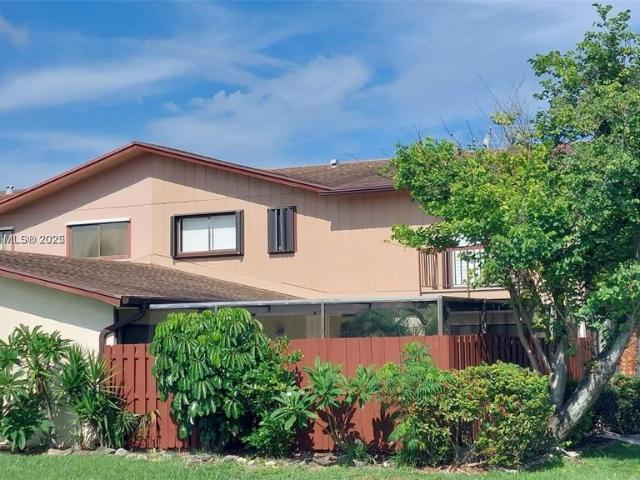 Townhouse for rent in Lake Worth