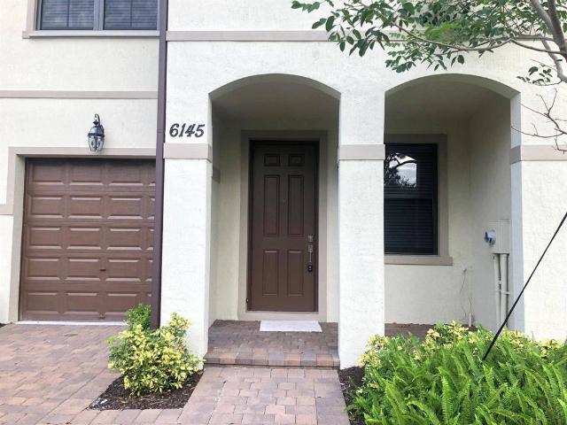 Townhouse for rent in Lake Worth