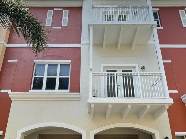 Townhouse for rent in Florida