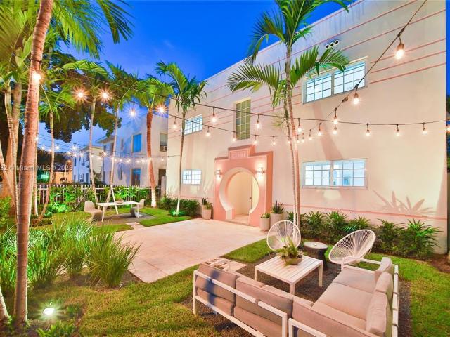 Townhouse for rent in Miami Beach