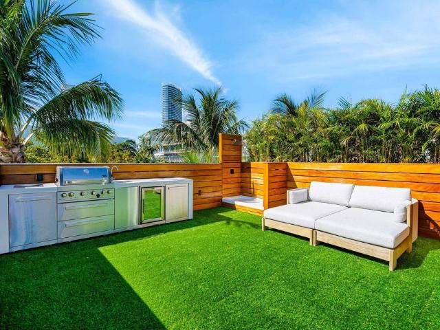 Townhouse for rent in Miami Beach