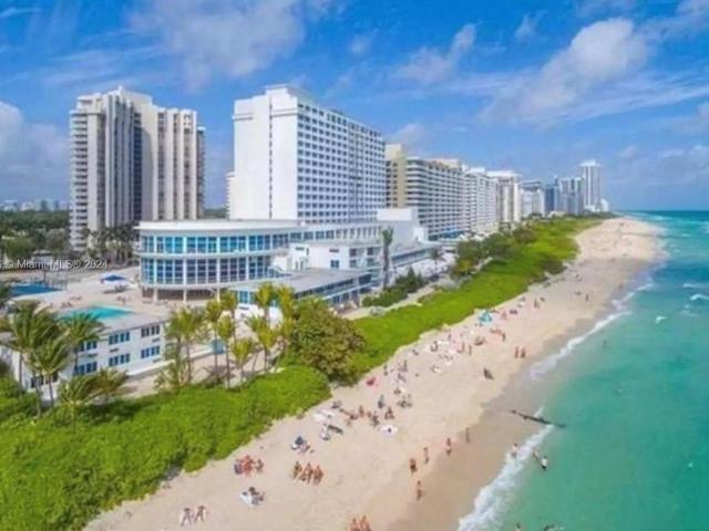 Townhouse for rent in Miami Beach