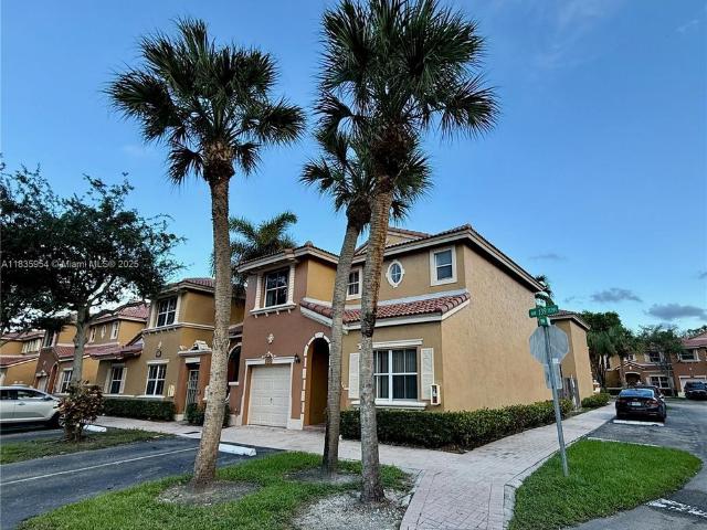Townhouse for rent in Miami