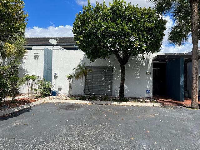 Townhouse for rent in Miami