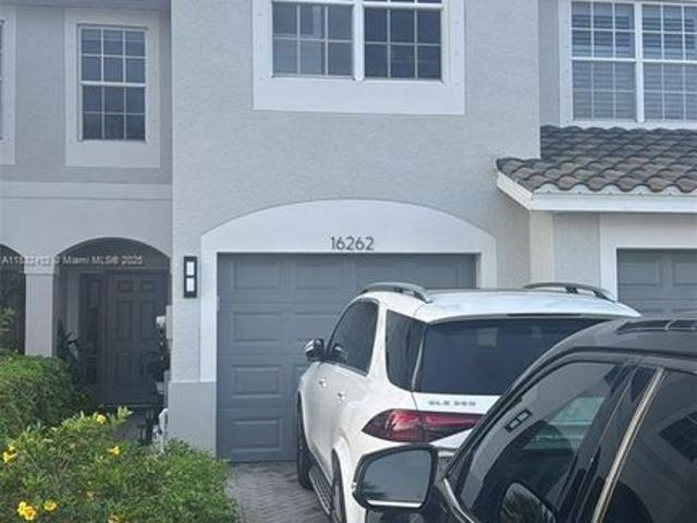 Townhouse for rent in Naples