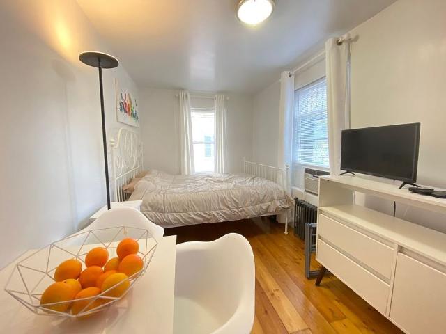 Townhouse for rent in Arverne, New York