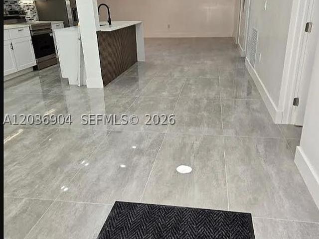 Townhouse for rent in North Miami, Florida