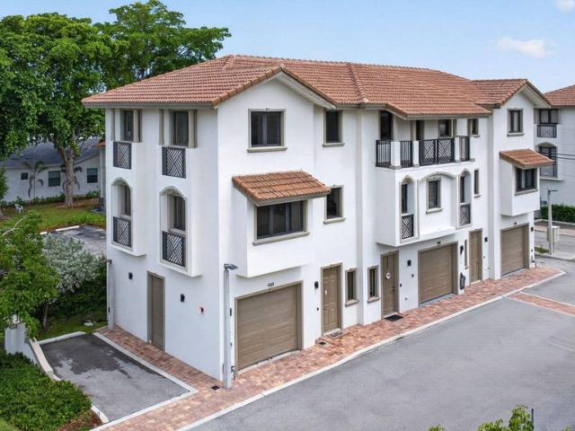 Townhouse for rent in Oakland Park, Broward County