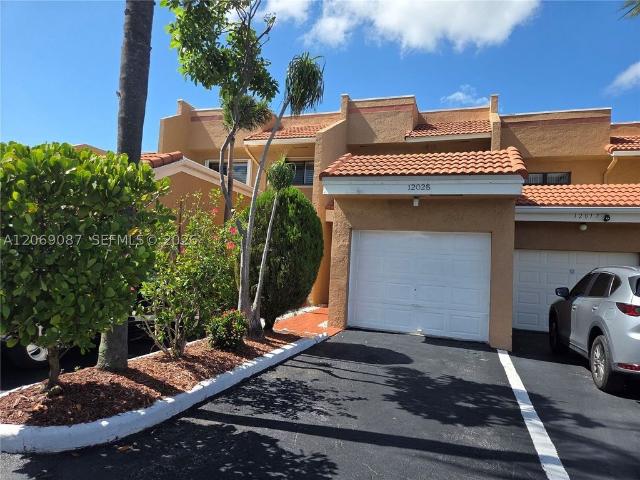 Townhouse for rent in Pembroke Pines, Florida