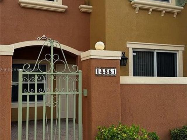 Townhouse for rent in Pembroke Pines