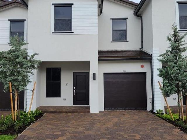 Townhouse for rent in Pembroke Pines