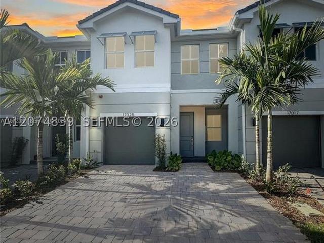Townhouse for rent in Pembroke Pines, Florida