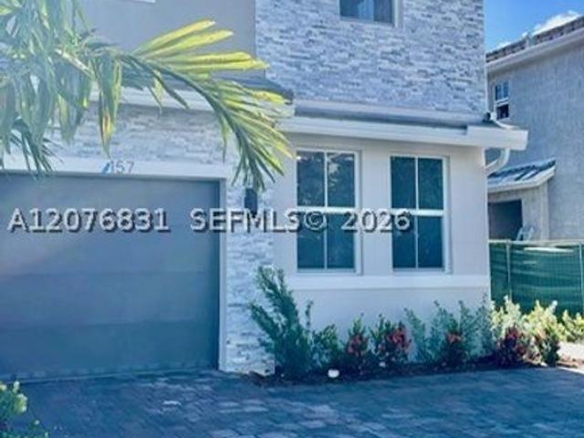 Townhouse for rent in Pembroke Pines, Florida