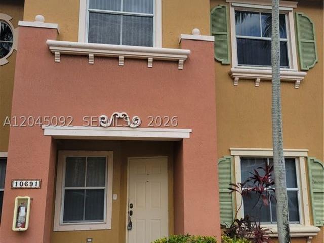 Townhouse for rent in Pembroke Pines, Florida