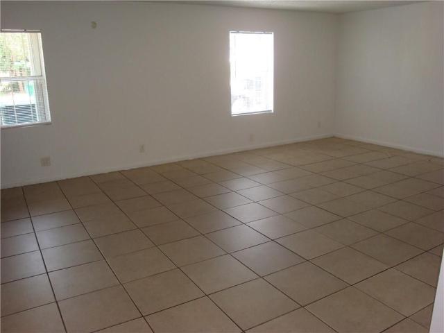 Townhouse for rent in Riviera Beach, Florida