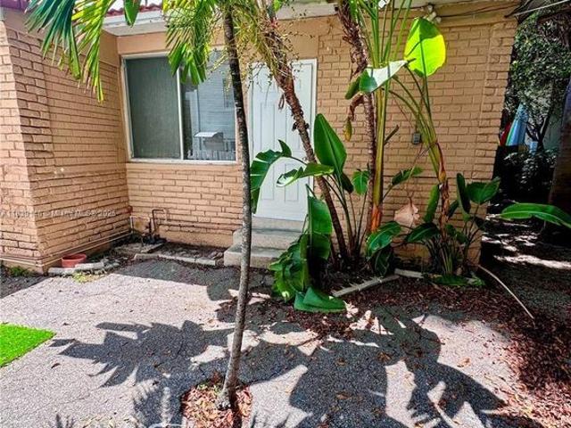 Townhouse for rent in Surfside