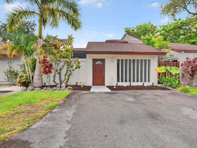 Townhouse for sale in Boca Raton