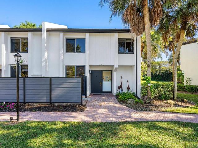 Townhouse for sale in Boca Raton