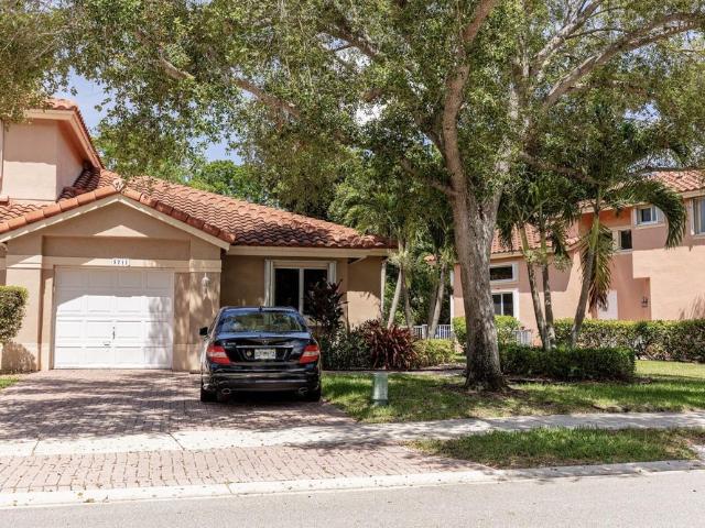 Townhouse for sale in Coral Springs