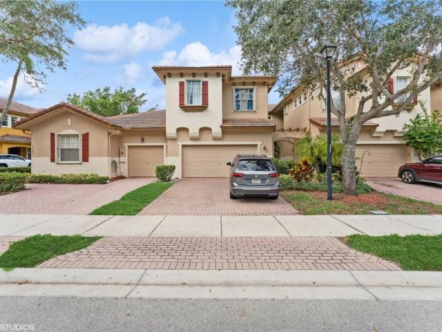 Townhouse for sale in Coral Springs