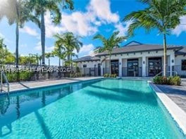 Townhouse for sale in Dania, Florida