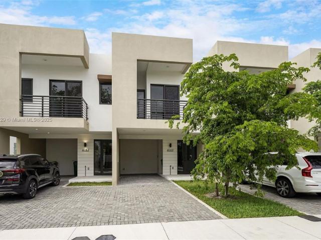 Townhouse for sale in Dania