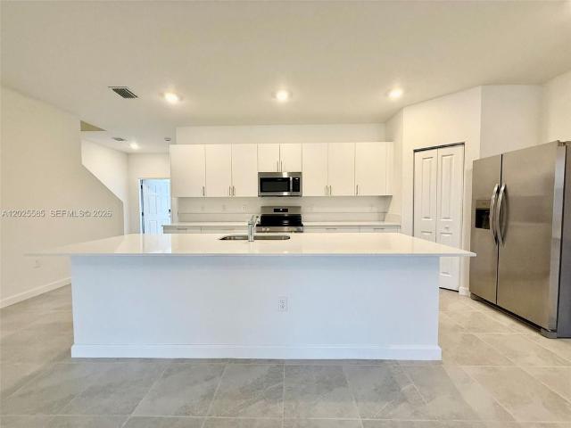 Townhouse for sale in Dania, Florida
