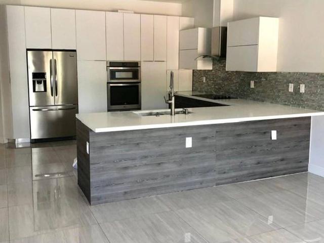 Townhouse for sale in Dania, Florida