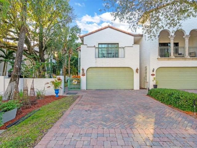Townhouse for sale in Dania, Florida